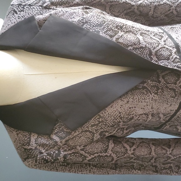 Mark woman's slim fit gray black snake print blazer jacket size L - Picture 9 of 13